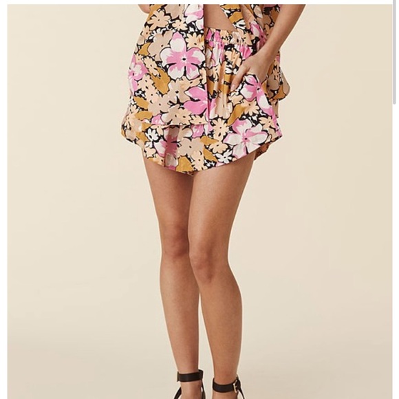 Spell and The Gypsy Collective Aloha Shorts Caramel NWT! - Picture 3 of 8